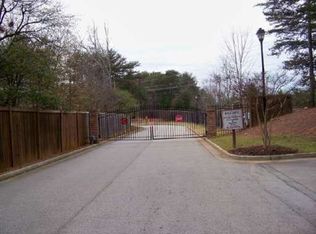 1524 Bluff Valley Cir, Gainesville, GA