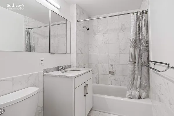 Rented by Sotheby's International Realty | media 10