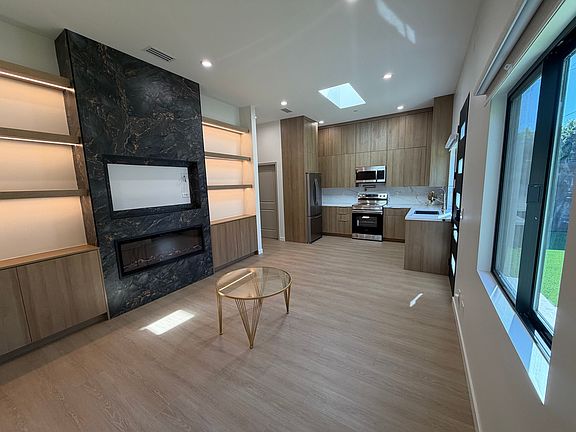 3rd image of 5050 Louise Ave