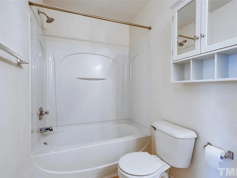 1003 Remington Oaks Cir — Photo 16