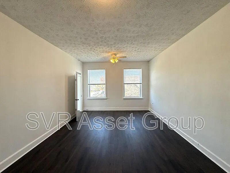 2 bed, 1.0 bath, 900 sqft, $1,150 — Photo 3