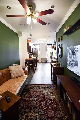 Rented by The Agency | media 10