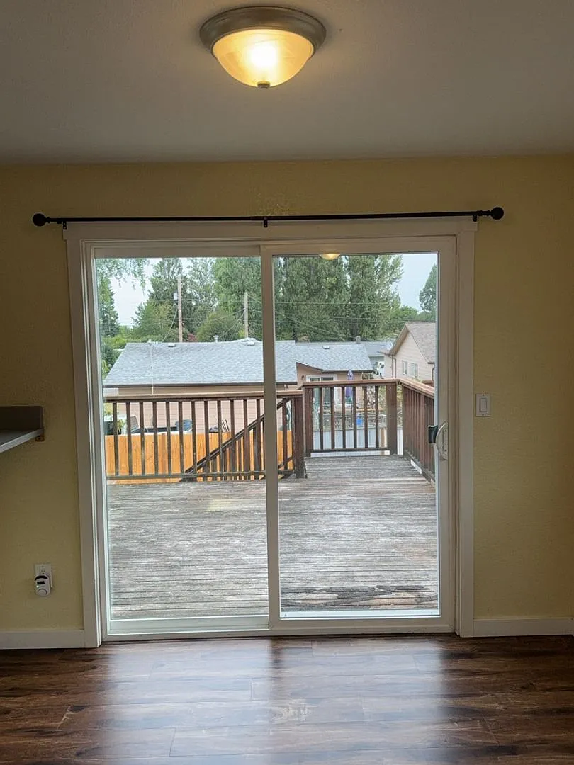 Limited-Time Offer: $25 Application Fee, Apply Today! Signed Lease Receive a $2,000 gift card to ... — Photo 4