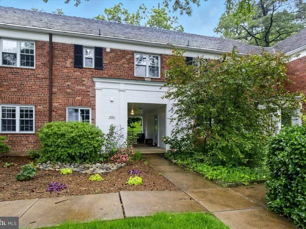 1006 Valley Dr, Alexandria, VA 22302