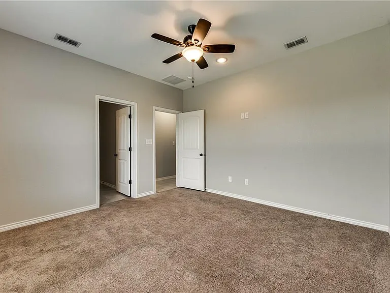 6037 Jennings St — Photo 9