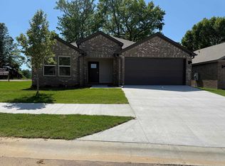 6801 Cypress Trl, Maumelle, AR 72113