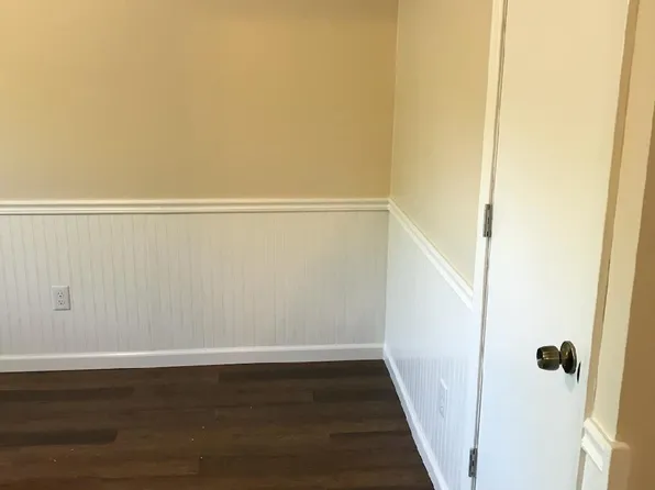 2022 W Olive St, Rogers, AR 72756