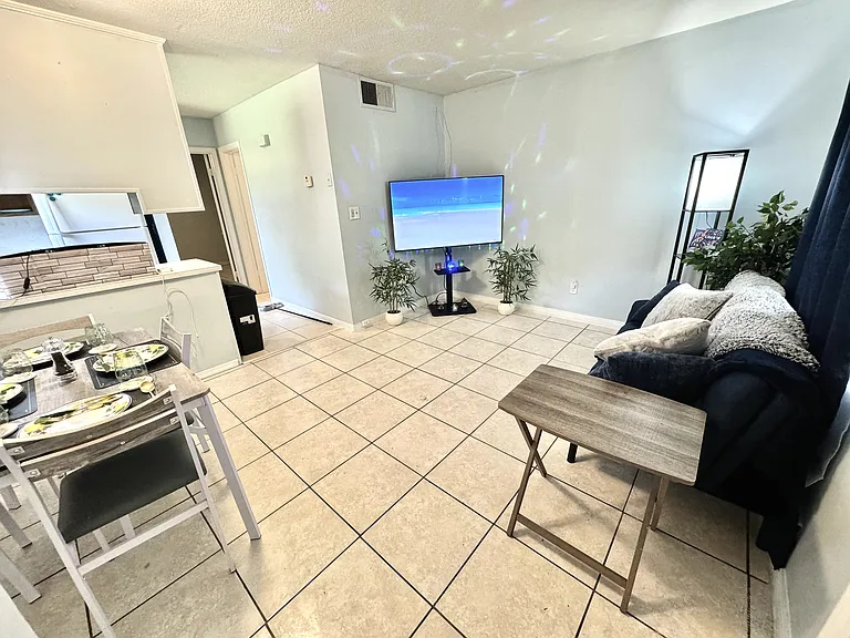 1625 Rebecca St #B — Photo 12