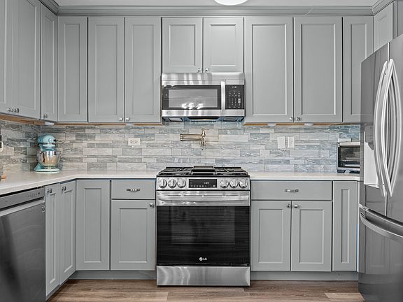 5th image of 29W358 Crabtree Ln