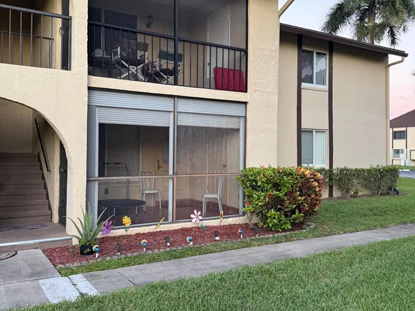 311 Pine Ridge Circle #B-1, Greenacres, FL 33463
