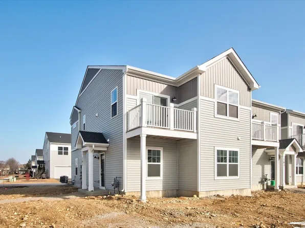 181 Kingsport Dr, South Elgin, IL 60177