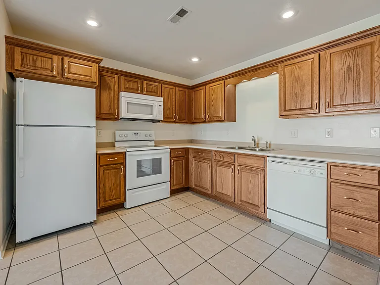 1224 Deseret Dr — Photo 18