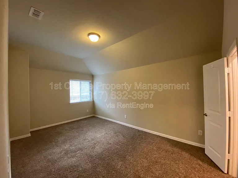 927 Bentley Dr — Photo 30