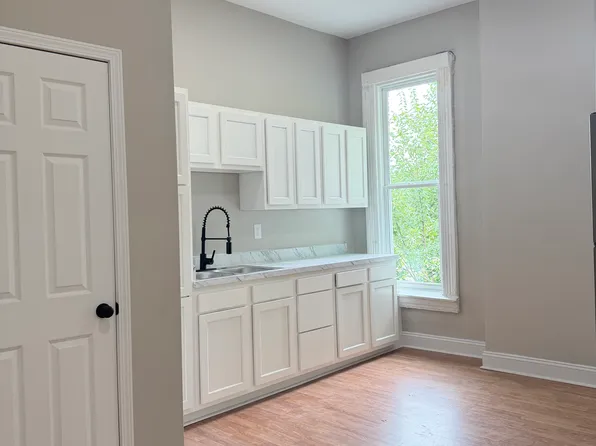 3834 Southern Pkwy #1, Louisville, KY 40214