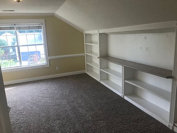 3rd image of 208 Deerwood Ct