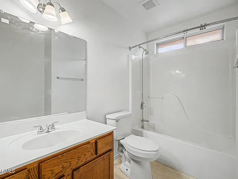 1830 N Center Ave — Photo 7