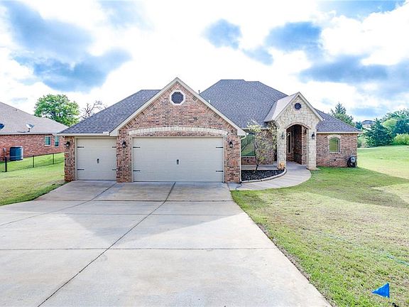 3rd image of 600 Westwind Dr