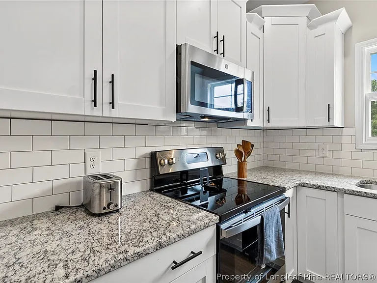 112 Nairn St — Photo 10