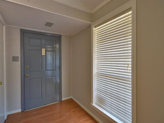 4th image of 3938 Forest Bluff Dr