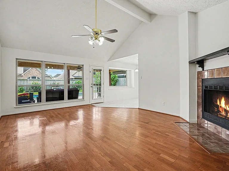 2909 Forest Hills Dr — Photo 4