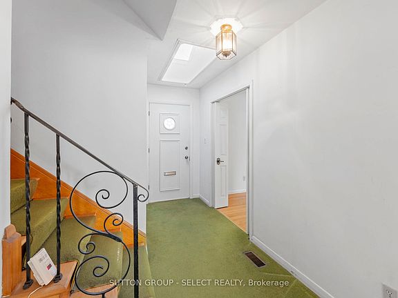 4th image of 367 Ridout St S