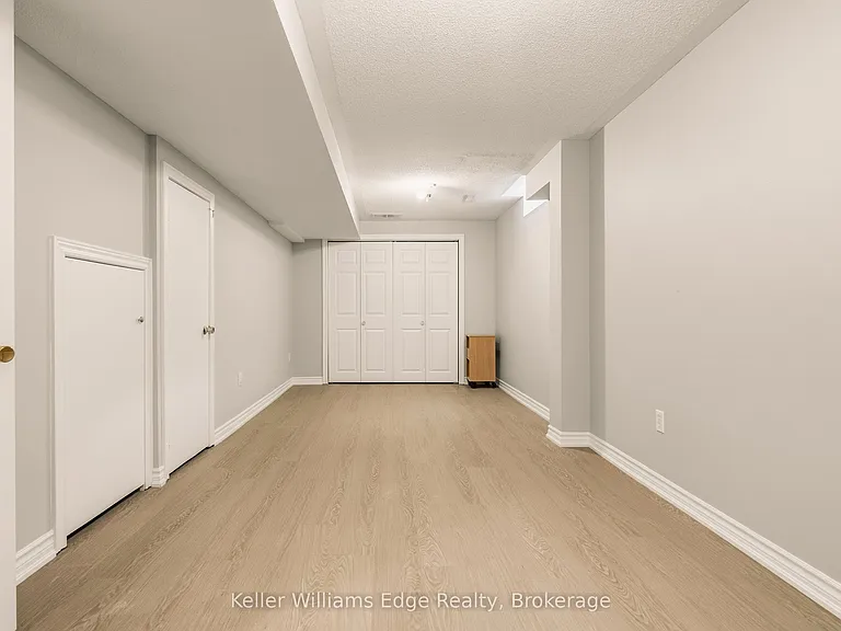 6760 Dillingwood Dr — Photo 36