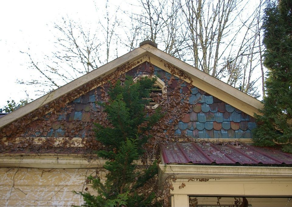 1st image of 805 4th Ave W