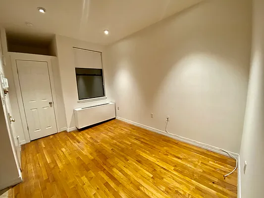 Rented by Compass | media 13