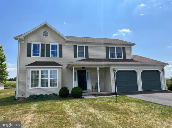 13437 Wellspring Dr, Hagerstown, MD 21740