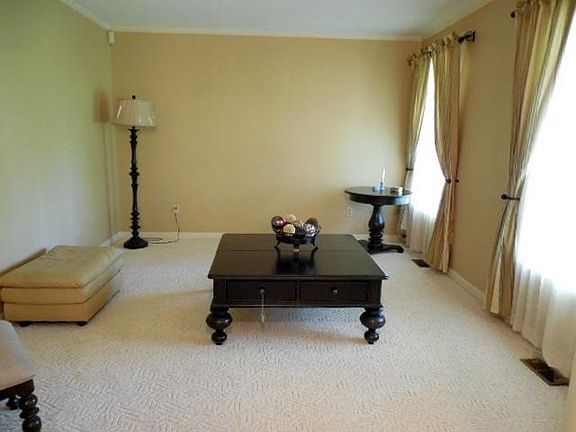 3rd image of 3093 Asbury Ln