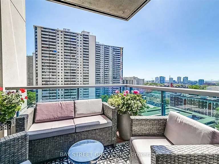500 Sherbourne St #1004 — Photo 27