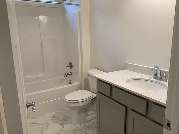 5th image of 3011 Rosewood Dr
