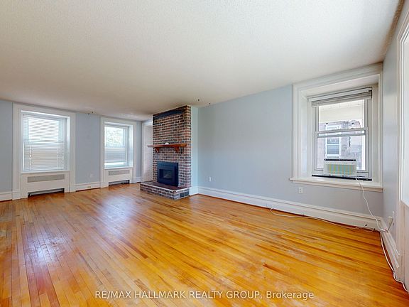 5th image of 461 N Centre St