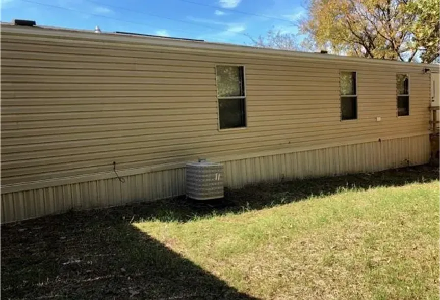 3 bed, 1200 sqft, $1,299 — Photo 3