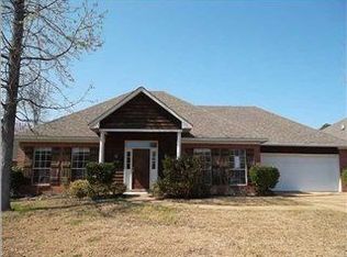 5818 Lake Trace Cir, Jackson, MS 39211