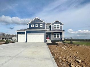 18737 Skyview Ln, Spring Hill, KS 66083