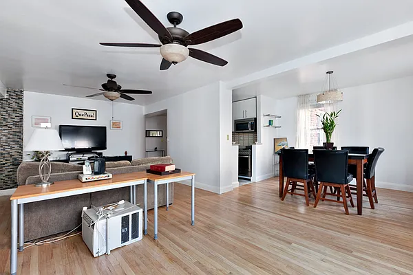 Sold by Luxor Homes & Investment Realty | media 16