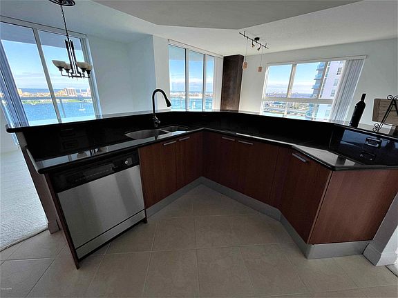 4th image of 241 Riverside Dr Unit 1701