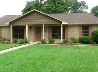 231 Wedgewood St, Lake Jackson, TX 77566