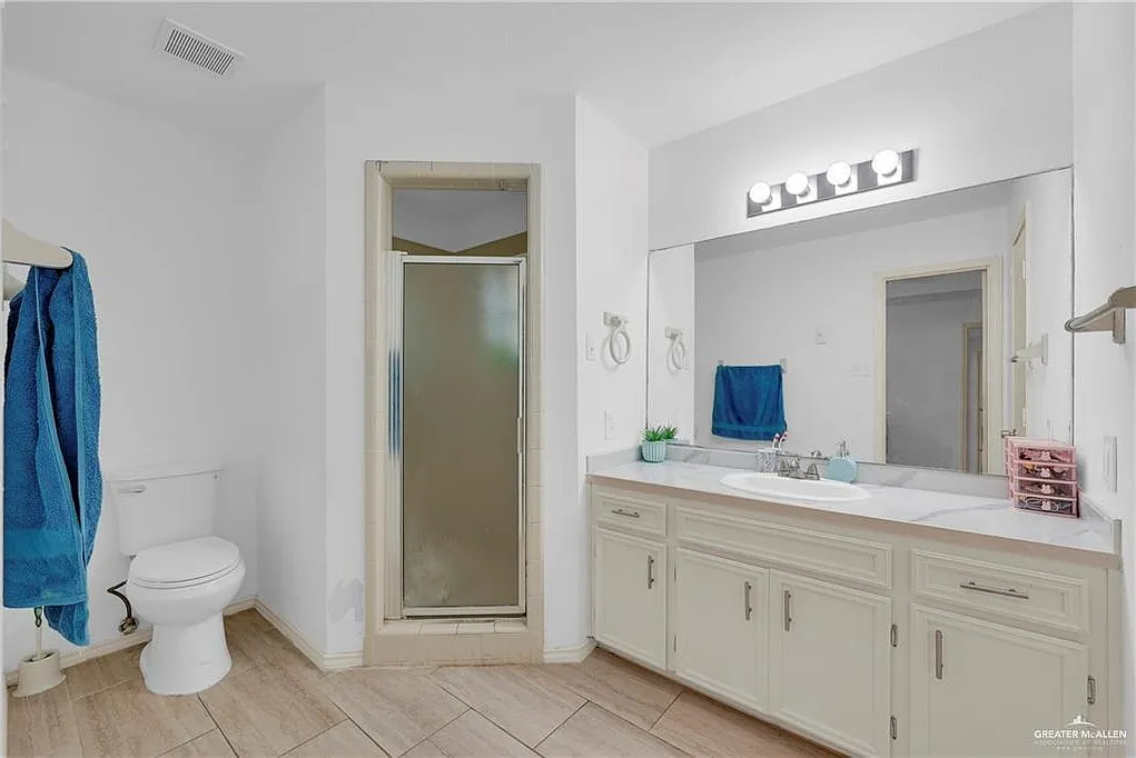 4 bed, 3.0 bath, 2062 sqft, $2,000 — Photo 4