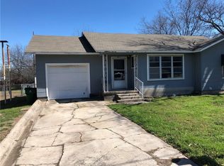 404 N Church St, Decatur, TX 76234