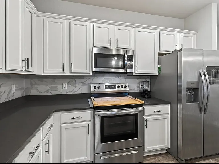 1009 White Marsh Rd — Photo 2