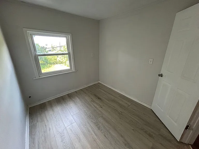 640 W 13th St — Photo 19