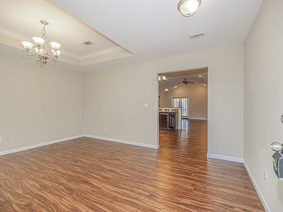 4th image of 3797 Peachtree Way