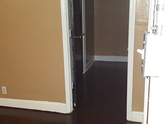 3rd image of 5337 Paseo Blvd