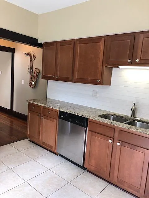 3 bed, 1500 sqft, $2,000 — Photo 3