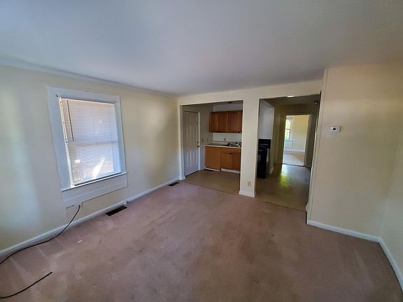 2nd image of 206 Charles St APT D