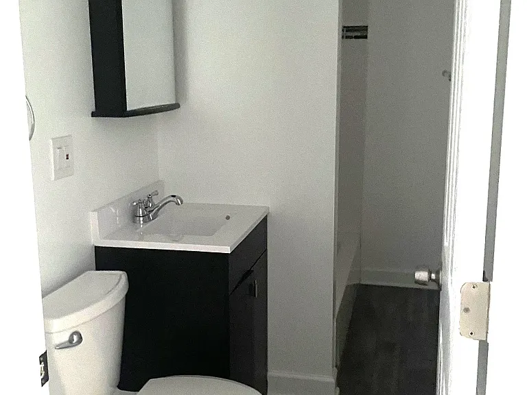 839 W Cornelia Ave #1S — Photo 5