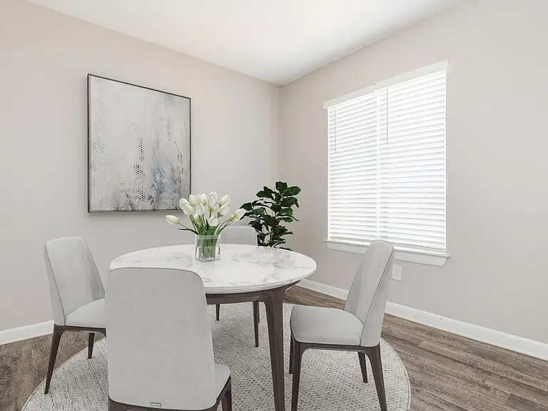 Signal Hill Apartments and Towhomes — Photo 11