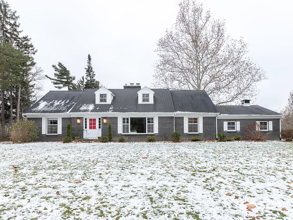 1st image of 3590 Lake Dr SE